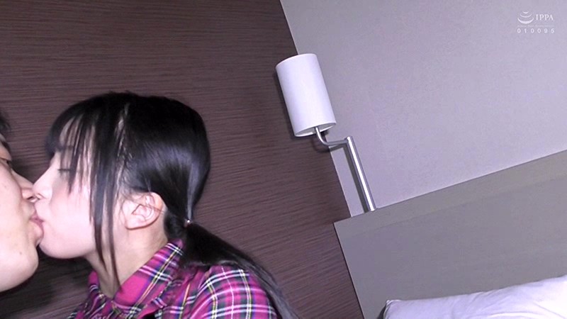 「泉りおん 制服美少女が中出し＆イラマチオで乱れる 午前10時の禁断プレイ」のサンプル画像11枚目