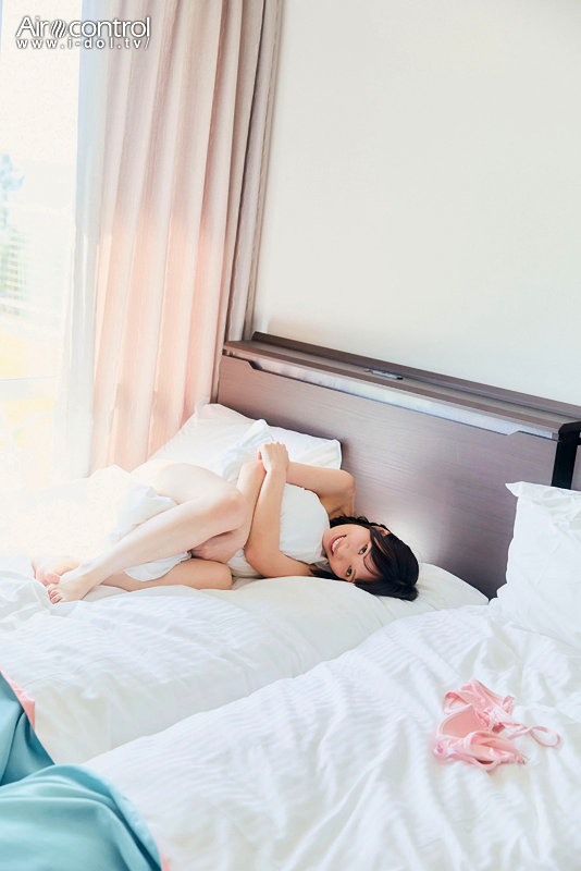 「榊原萌の裸天使グラビア映像|美少女アイドルのセクシーイメージビデオ完全版」のサンプル画像3枚目