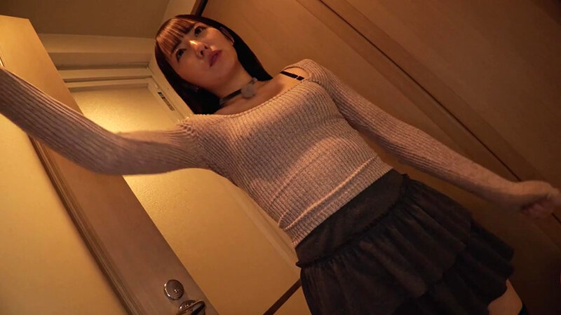 「西元めいさがパイパンビッチ全開で逆ナン中出しSEX!騎乗位とフェラで素人を本気誘惑」のサンプル画像3枚目