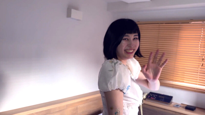 「【素人ナンパ】保育士見習いのお姉さんあきほちゃんに街角で声かけ!恥じらいながらも見せてくれた貴重映像」のサンプル画像20枚目