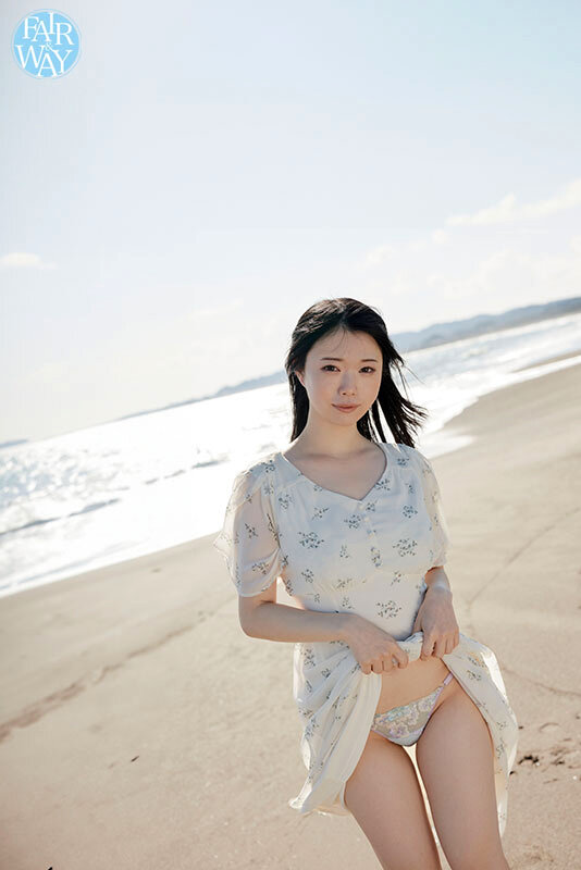 「奥井千晴のミルキードール|スレンダー巨乳女子大生の魅力を堪能できるフェチ作品」のサムネイル