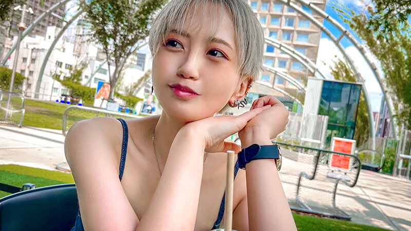 「沢尻ウタ・小鳥遊りか他 巨乳素人美女4人の水着ハメ撮り中出しコレクション」のサンプル画像2枚目