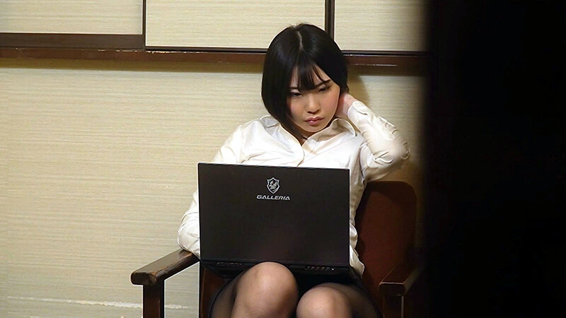 「【素人盗撮】ビジネスホテルで巨乳美女の秘密のオナニーを隠し撮り#7」のサンプル画像3枚目