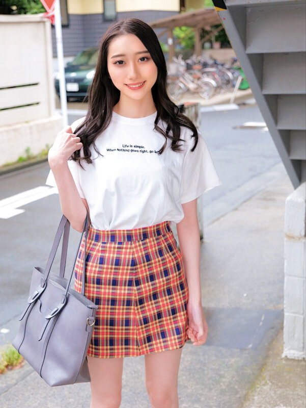 「スレンダー美少女JDをナンパして即ハメ中出し！素人まいいろはの敏感すぎる反応がエロい」のサンプル画像2枚目