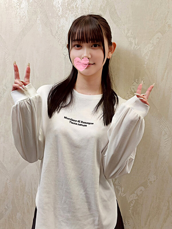「【素人美少女】還暦お爺ちゃんとのハメ撮り中出しで潮吹き絶頂!8頭身清楚系との禁断映像」のサムネイル