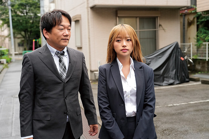 「椿りか×相部屋逆NTR｜美人部下との禁断の一夜を描く話題の女優作品を徹底レビュー」のサンプル画像2枚目