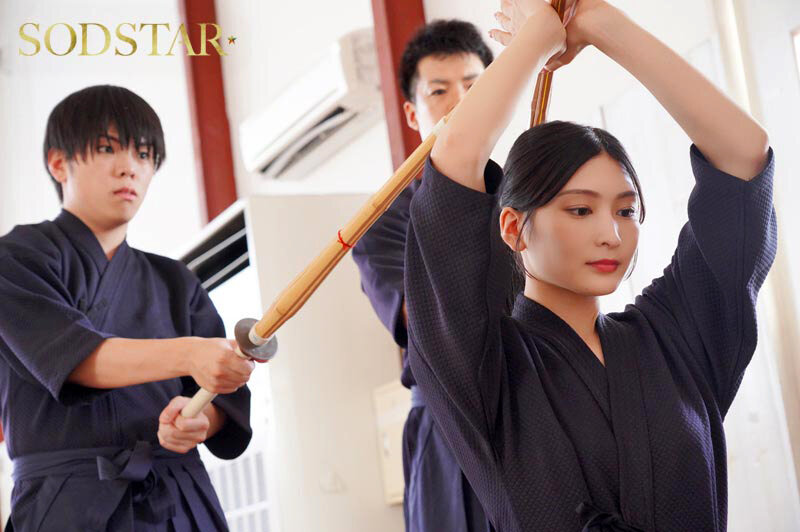 「本庄鈴が3P・4Pで顔射される剣道師範作品|凛とした美女の甘い眼差しに興奮」のサンプル画像7枚目