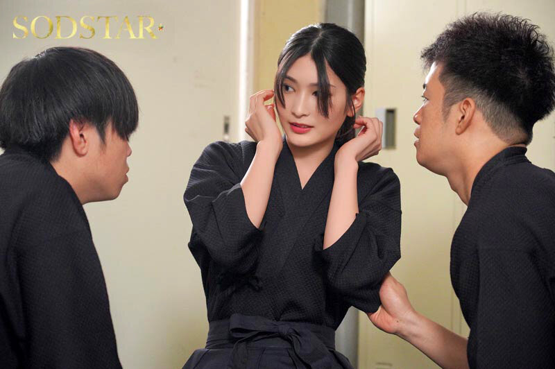 「本庄鈴が3P・4Pで顔射される剣道師範作品|凛とした美女の甘い眼差しに興奮」のサンプル画像8枚目