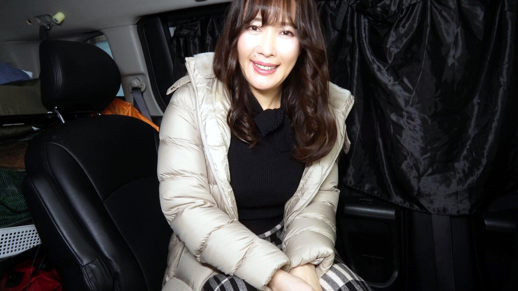 「「私を目で壊してっ！」本能がバグる自撮り淫乱妻オナニー 花撫あや」のサムネイル