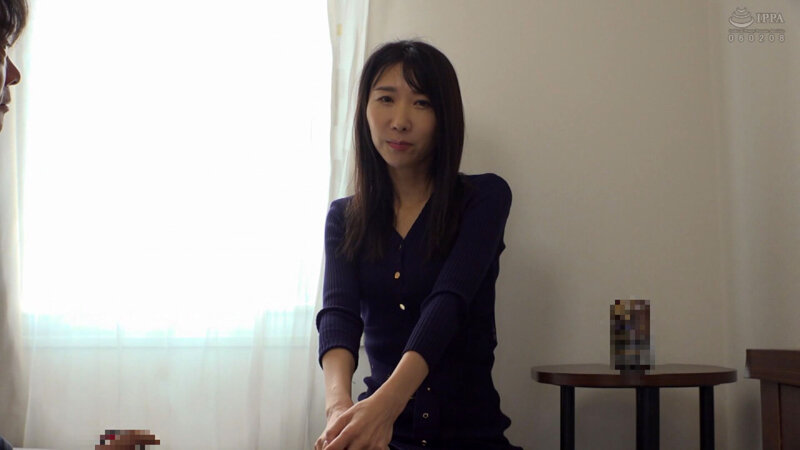 「森田紅音 素人人妻ナンパで中出し＆放尿プレイ スレンダー熟女マダムの敏感ボディ」のサンプル画像1枚目