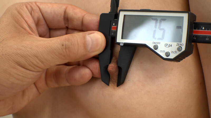 「八坂凪が制服姿で健康診断イタズラ体験|女子校生の恥ずかしい局部アップ映像」のサンプル画像5枚目