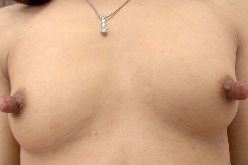 「素人人妻の初ヌード撮影会｜村田由美＆稲木裕子の美巨乳熟女が魅せる恥じらいヘアヌード」のサンプル画像17枚目