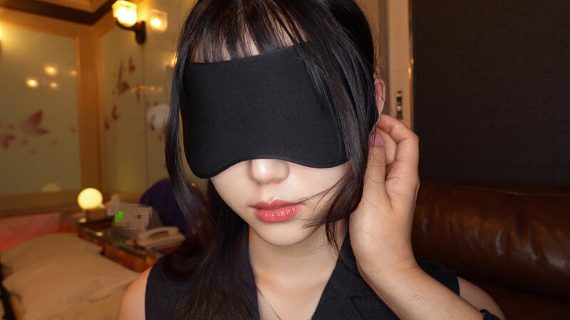 「【素人】巨乳パイパン美女が目隠し拘束で連続アクメ絶頂!本気イキ中出しで理性崩壊する激エロ映像」のサンプル画像4枚目