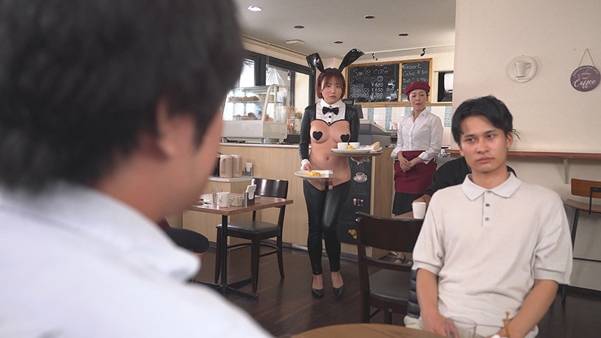 「天月あずのコスプレ動画｜逆バニー姿でファミレス羞恥プレイ！高時給バイトの実態とは」のサンプル画像3枚目