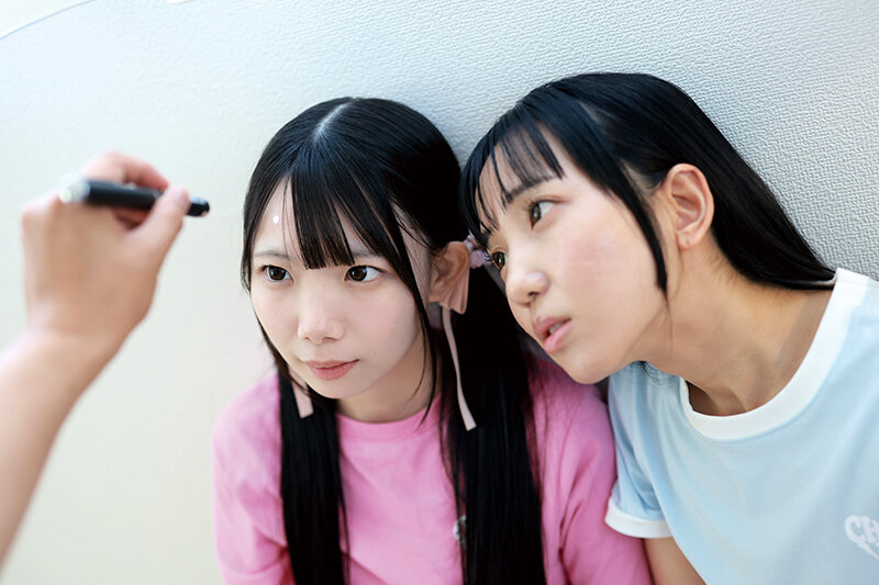 「南日菜乃・美咲音が姉妹役で中出し懇願!ミニ系美少女の小柄ボディに種付けする濃密プレイ」のサンプル画像4枚目