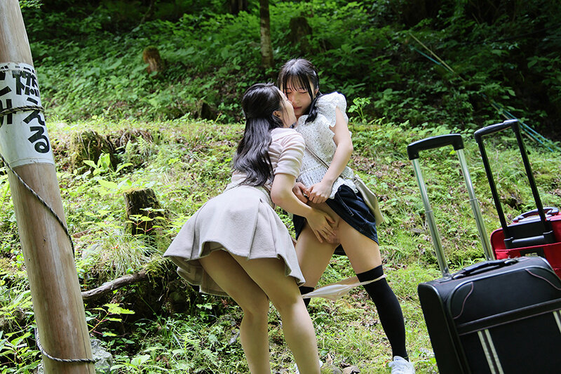 「美少女家庭教師と敏感ちっぱい女子のレズキス温泉旅行で潮吹き絶頂を繰り返す貧乳レズビアン作品」のサンプル画像4枚目