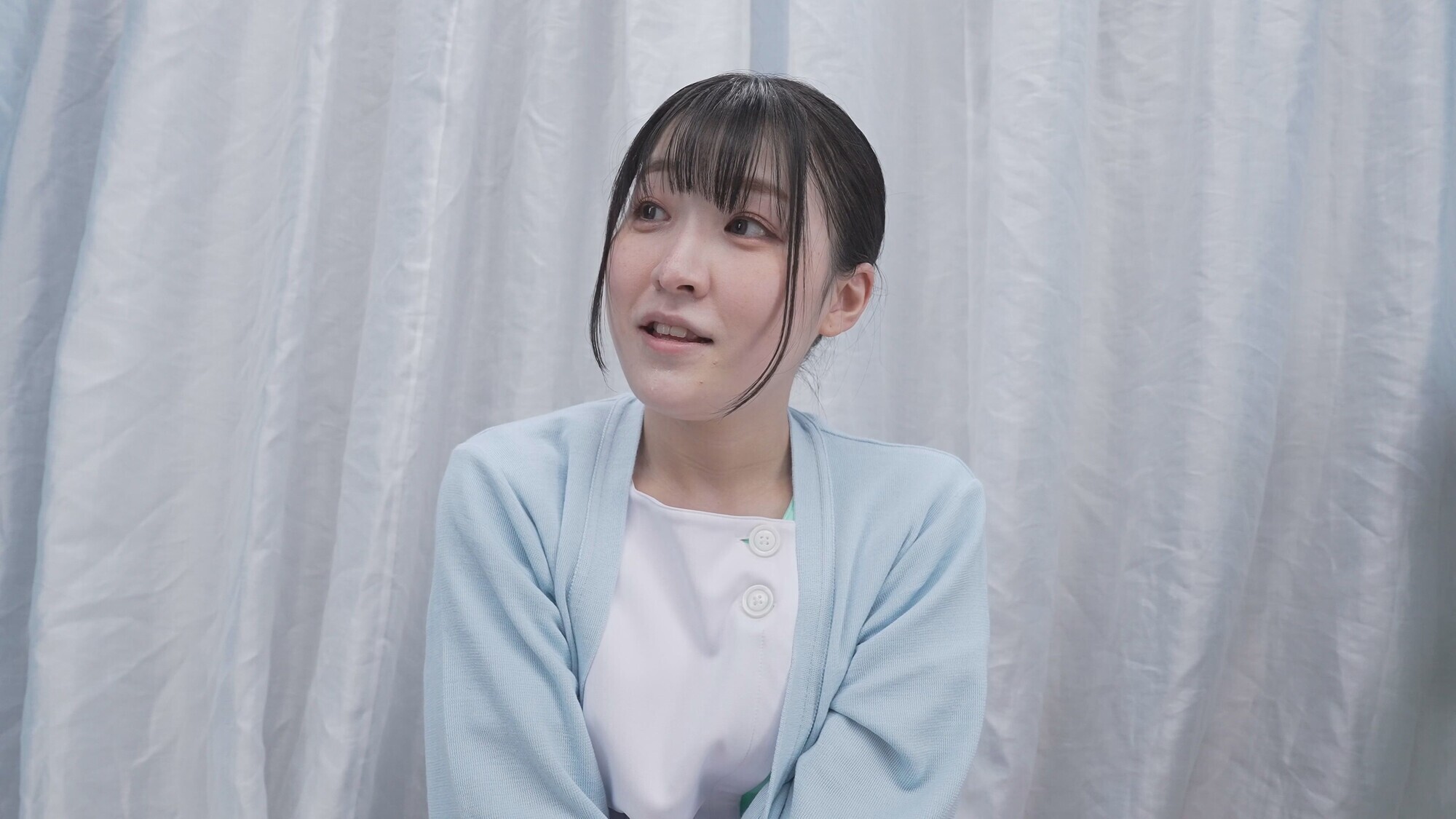 「現役看護師がお口のみで包茎皮むき治療に挑戦！皮に包まれた勃起チ〇ポがねっとり舌技でズル剥け！産まれて初めて出てきた亀頭の先から無許可射精がドピュドピュ止まらない！！撮って出し！マジックミラー号～ほのか編～」のサムネイル