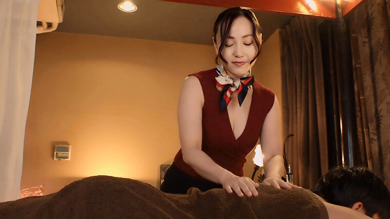 「【素人熟女】エステティシャン4名のローションマッサージで中出し！話題のメンズエステ体験」のサンプル画像14枚目