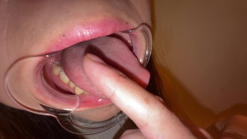 「【赤城穂波】素人お姉さんをナンパ!初体験の喉奥チャレンジ&超長舌を徹底観察【個人撮影】」のサンプル画像18枚目