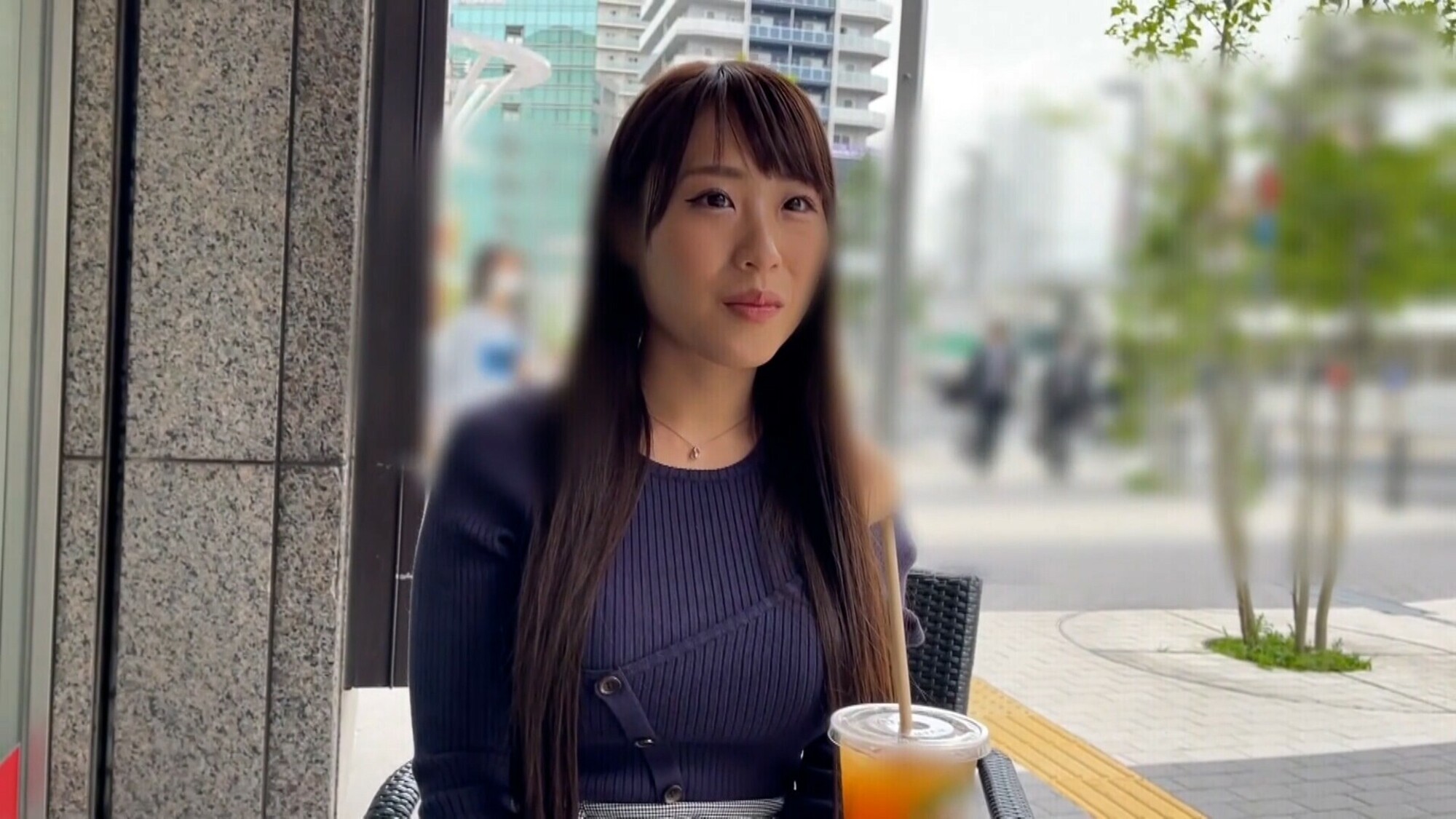 「ロングヘアーが綺麗な清楚系で恥じらい強めなむっつりパイパン娘とマッチアプリでラブホで嵌め撮りガチセックス!」のサムネイル