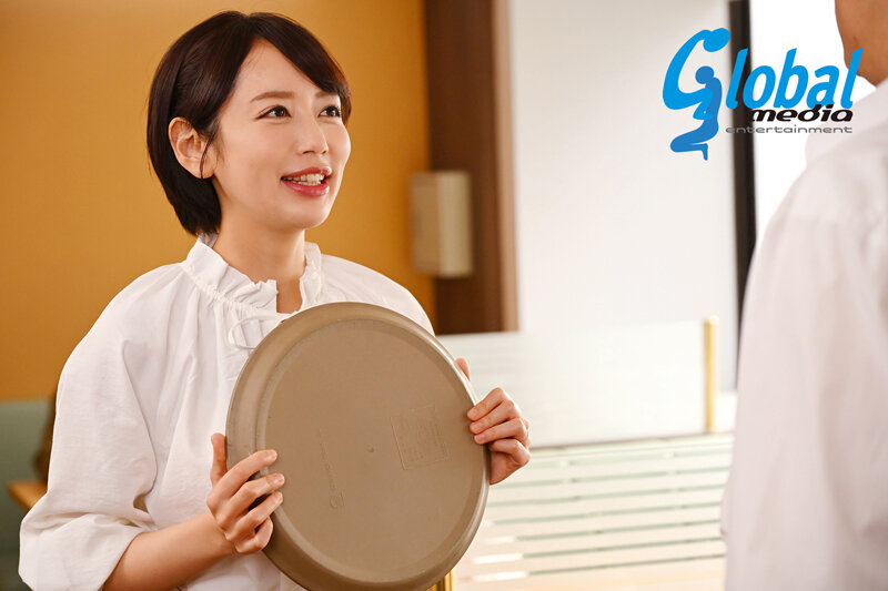 「美咲かんな 熟女人妻が拘束され辱めを受ける衝撃作品｜複数男に翻弄される若妻の運命」のサムネイル