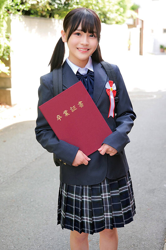 「【素人JK】卒業式直後の制服美少女をナンパ！初体験で中出しされる敏感女子校生なのか＆まい」のサンプル画像1枚目