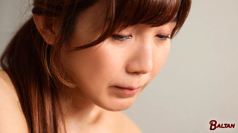 「美泉咲が騎乗位で精液搾取！中出し不倫する痴女人妻の濃厚セックス動画」のサンプル画像2枚目