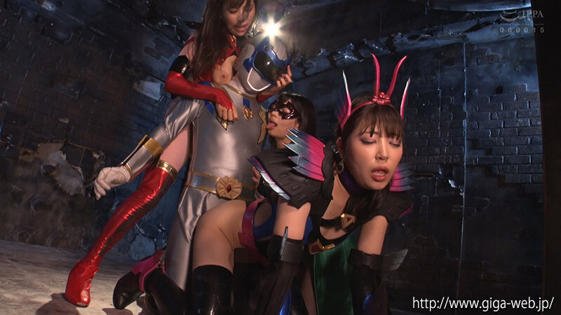 「加賀美さら・真木今日子・園田かのこが女戦士を翻弄!三悪女の誘惑責めで骨抜き陥落」のサンプル画像20枚目