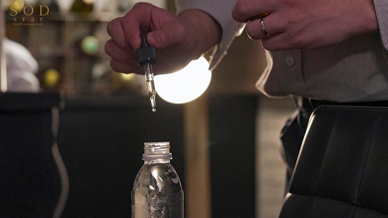 「宮島めい×媚薬NTR│元カレとの禁断キメセク相部屋で堕ちていく人妻の寝取られドラマ」のサンプル画像6枚目