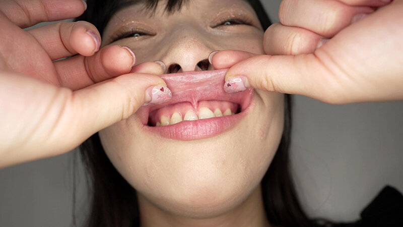 「【原美織】素人お姉さんをナンパ!唾液たっぷり口臭チェックで密着個人撮影」のサンプル画像10枚目