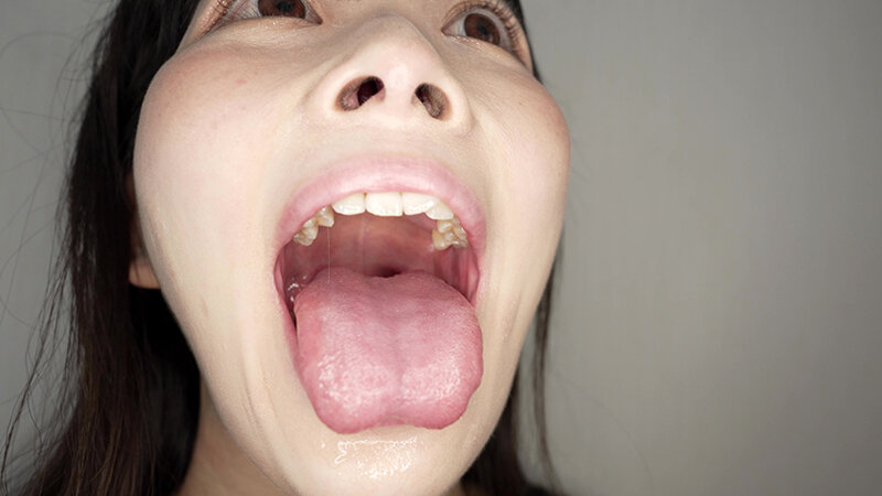 「【原美織】素人お姉さんをナンパ!唾液たっぷり口臭チェックで密着個人撮影」のサンプル画像20枚目