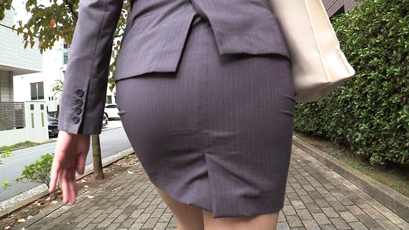 「松本菜奈実のパイズリ＆ぶっかけ！巨乳OLが社内で性処理奉仕する巨尻美女の悶絶プレイ」のサムネイル