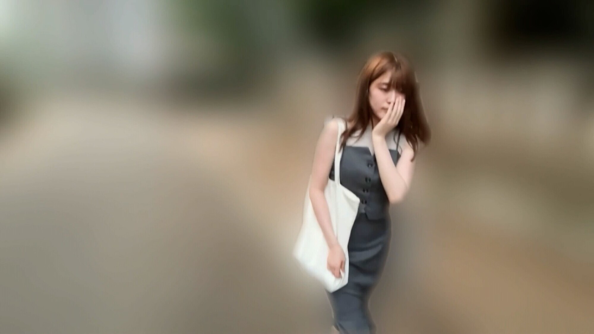 「高城なぎさちゃんとリモバイ散歩!街中で絶頂恥辱プレイ!」のサンプル画像12枚目