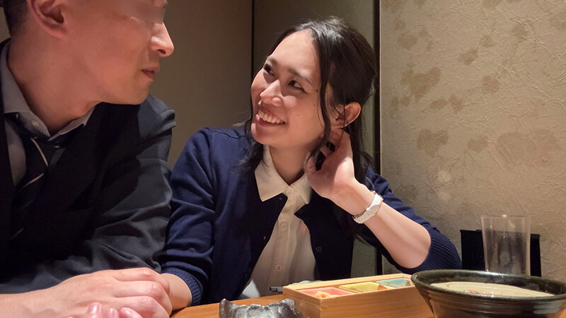 「三池小春の美尻が堪らない!同僚OLを口説き落とす尻フェチ必見のオフィスラブ作品」のサンプル画像8枚目