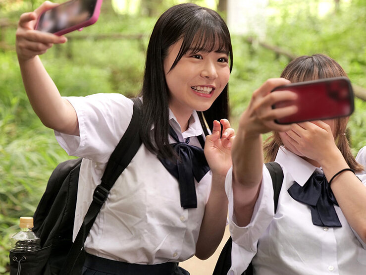 「柏木こなつ×八乃つばさ 巨乳女子校生と女教師の濃厚レズキス&レズビアン 修学旅行で目覚める禁断の快感」のサンプル画像2枚目