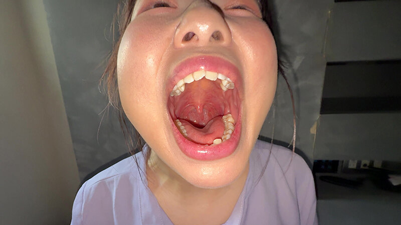 「【谷田かりな】素人お姉さんをナンパ！開口器で口内観察デカ舌チェック【個人撮影】」のサンプル画像2枚目