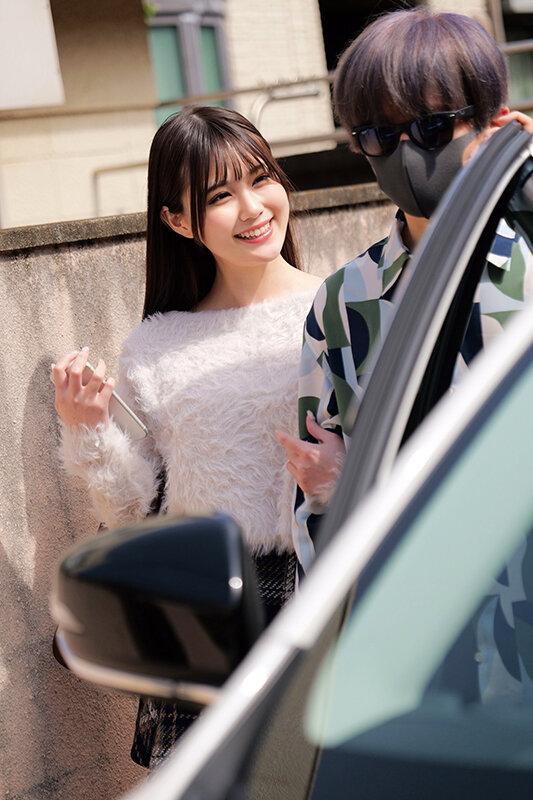 「【素人流出】芸能人の熱愛スクープ映像が流出！プライベート盗撮と生ハメ中出しの衝撃映像」のサンプル画像1枚目