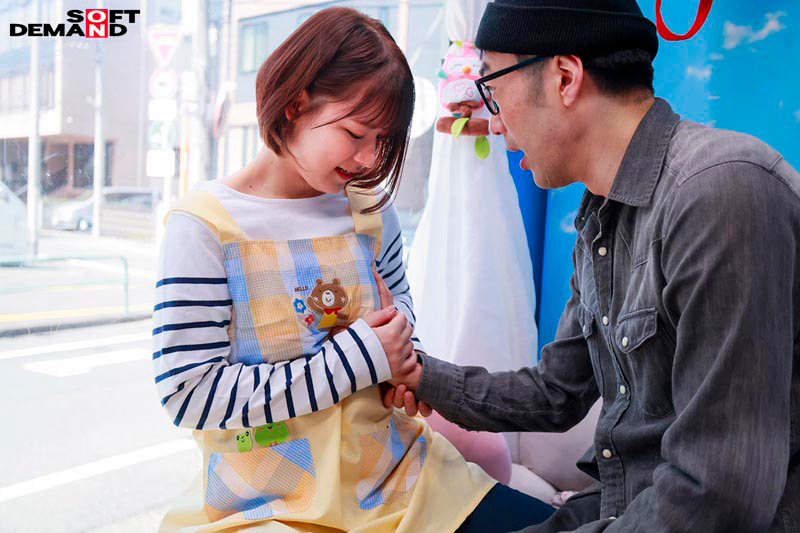 「【素人保育士】マジックミラー号で母性溢れるお姉さんが童貞筆おろし!激ピストン中出しの衝撃展開」のサンプル画像6枚目