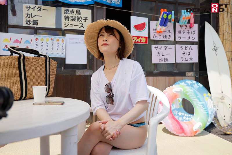 「【素人】巨乳ビキニ娘が羞恥プレイで盗撮される水着姿がエロすぎるマジックミラー号」のサンプル画像7枚目