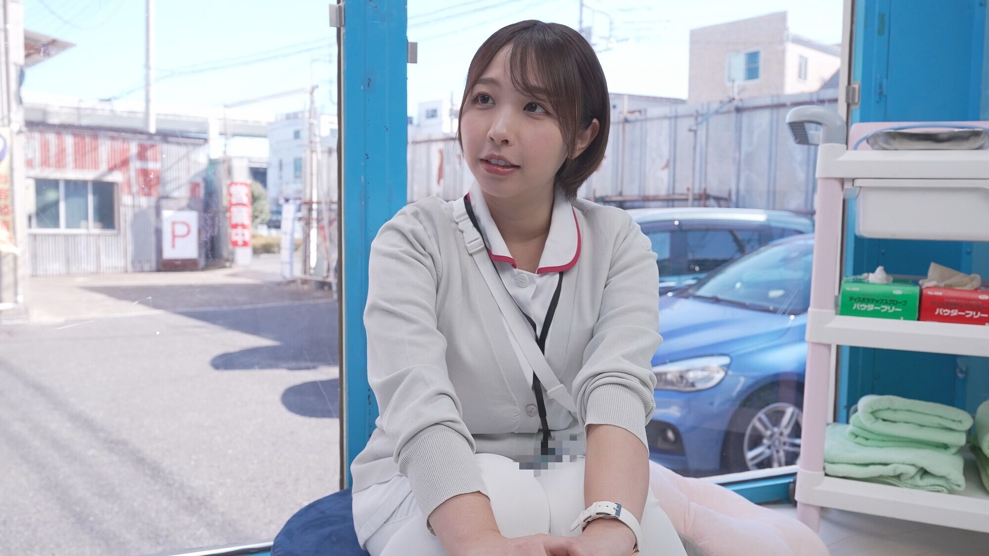 「現役看護師がお口のみで包茎皮むき治療に挑戦!皮に包まれた勃起チ〇ポがねっとり舌技でズル剥け!産まれて初めて出てきた亀頭の先から無許可射精がドピュドピュ止まらない!!撮って出し!マジックミラー号~みのり編~」のサムネイル