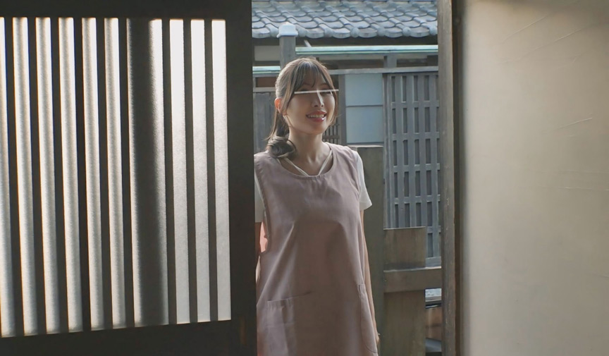 「過疎化に悩む某県のとある村が新たに自治体支援制度を導入！移住者にはもれなく日替わりお手伝いさんが提供される！？」のサンプル画像1枚目