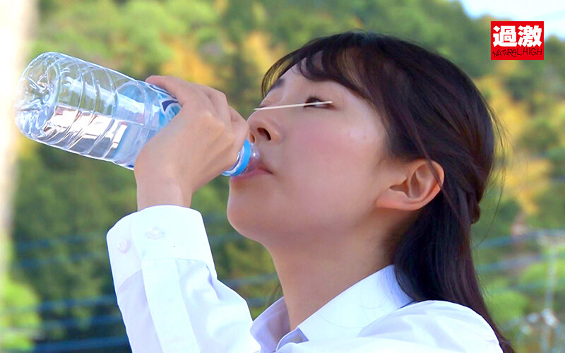 「【女子校生】黒髪清楚な制服美少女が野外露出オナニーで潮吹き絶頂!異物挿入で乱れる姿が過激すぎる」のサンプル画像3枚目