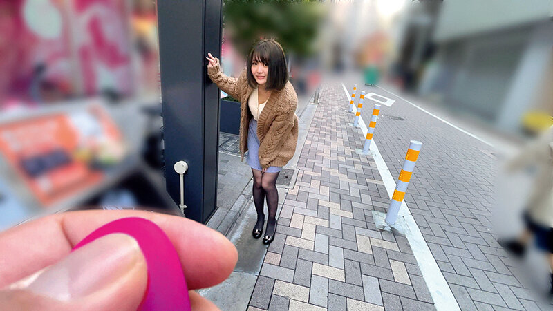 「【素人美少女】野外リモコンバイブ散歩で羞恥プレイ初体験！我慢できず絶頂＆中出しセックス」のサンプル画像12枚目