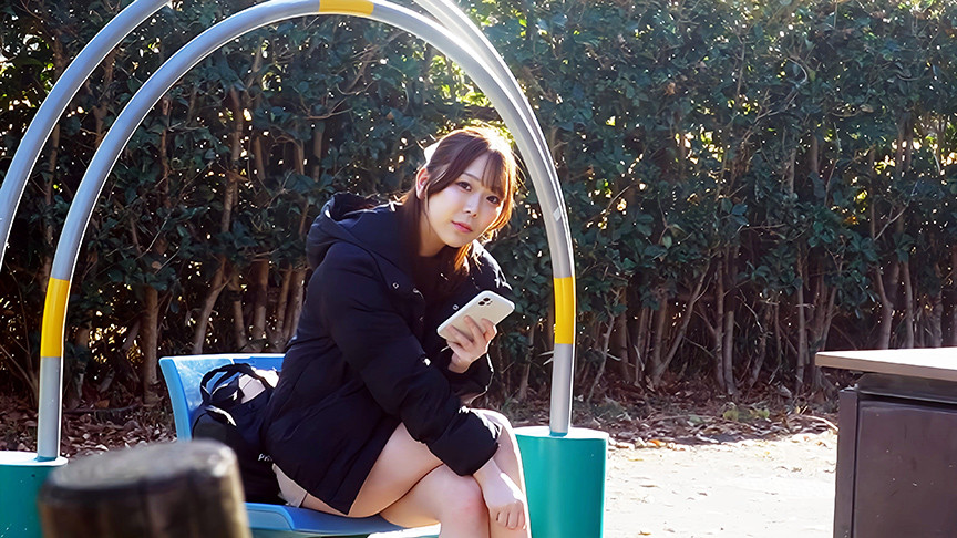 「【素人】街で見かけた美人お姉さんに誘惑されて口でご奉仕してもらった体験談【フェラ】」のサンプル画像1枚目