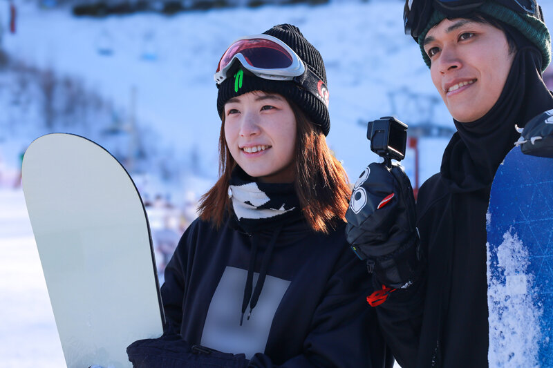 「志恩まこ・河合陽菜ら10人の素人系女優がフェラ&中出しでいちゃラブ旅行SEX」のサンプル画像15枚目