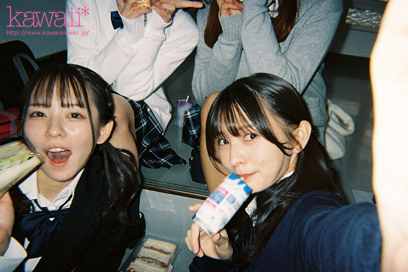 「美少女JK4人組とハーレム3P4P中出し乱交|かりん・めいさ・ゆな・いつきの校則違反プレイ」のサンプル画像3枚目