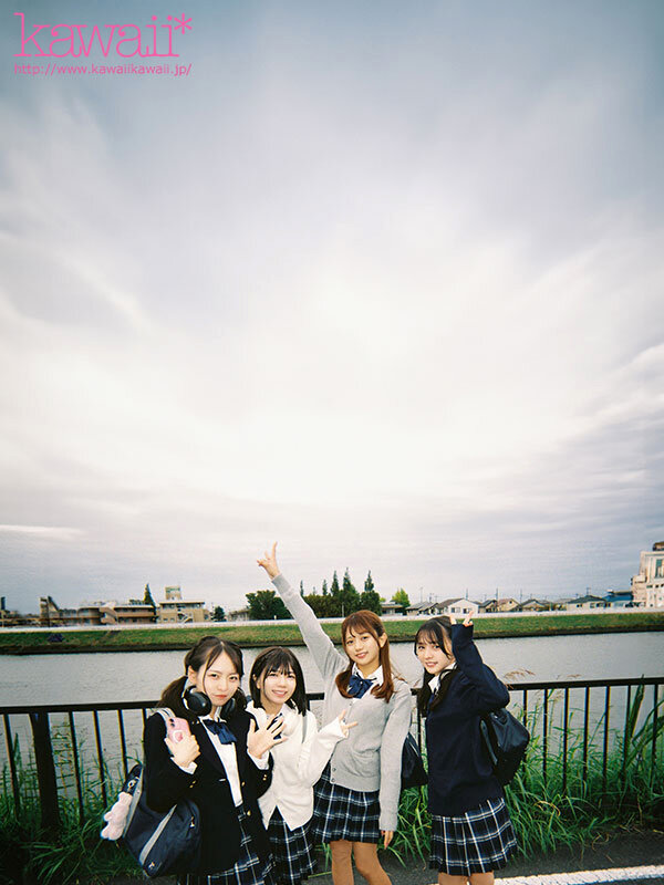 「美少女JK4人組とハーレム3P4P中出し乱交|かりん・めいさ・ゆな・いつきの校則違反プレイ」のサンプル画像5枚目