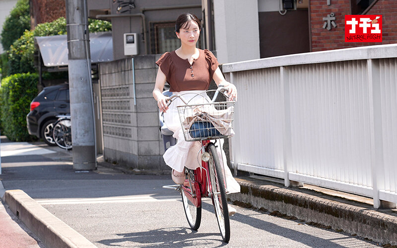 「【素人人妻】Gカップ美巨乳の剛毛妻が中出しピストンで絶頂!局部アップで魅せる濃厚セックス」のサンプル画像2枚目