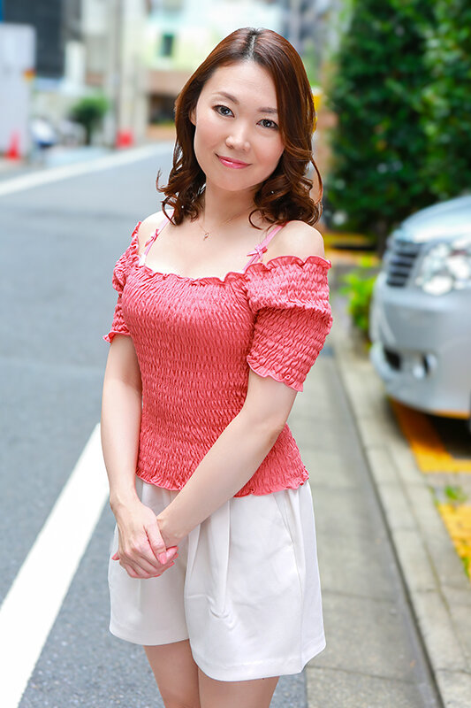 「五十路熟女12人の濃密ハメ撮り!小林優紀・円城ひとみらがナンパ男にフェラ&オナニーで乱れる」のサムネイル