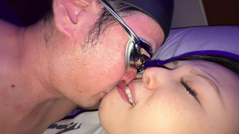 「【横山夏希】美人お姉さんをナンパ!素人風の濃厚キス個人撮影が話題」のサンプル画像12枚目